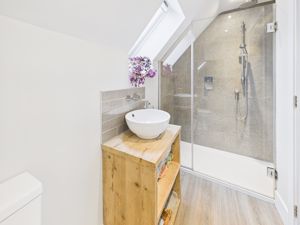 En-Suite- click for photo gallery